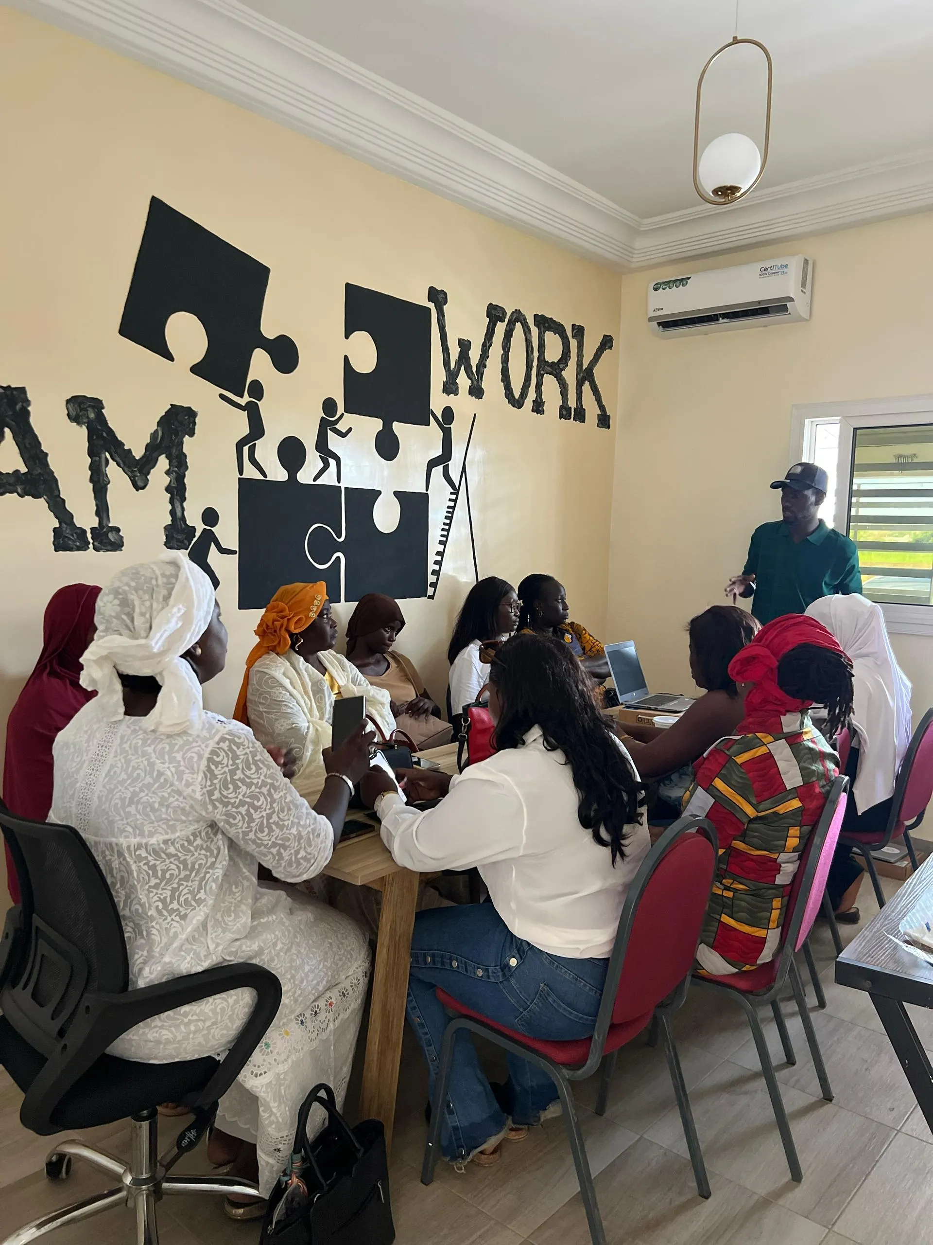 Atelier numérique à Mbour